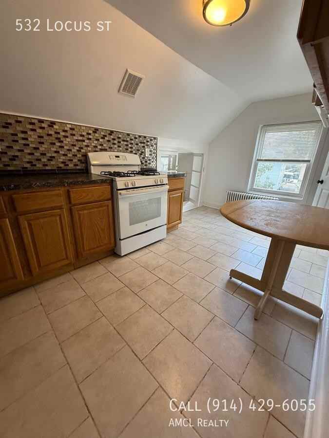 532 Locust Avenue - Photo 3 of 9