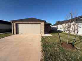 9305 Nw 129th St - Photo 1 of 1