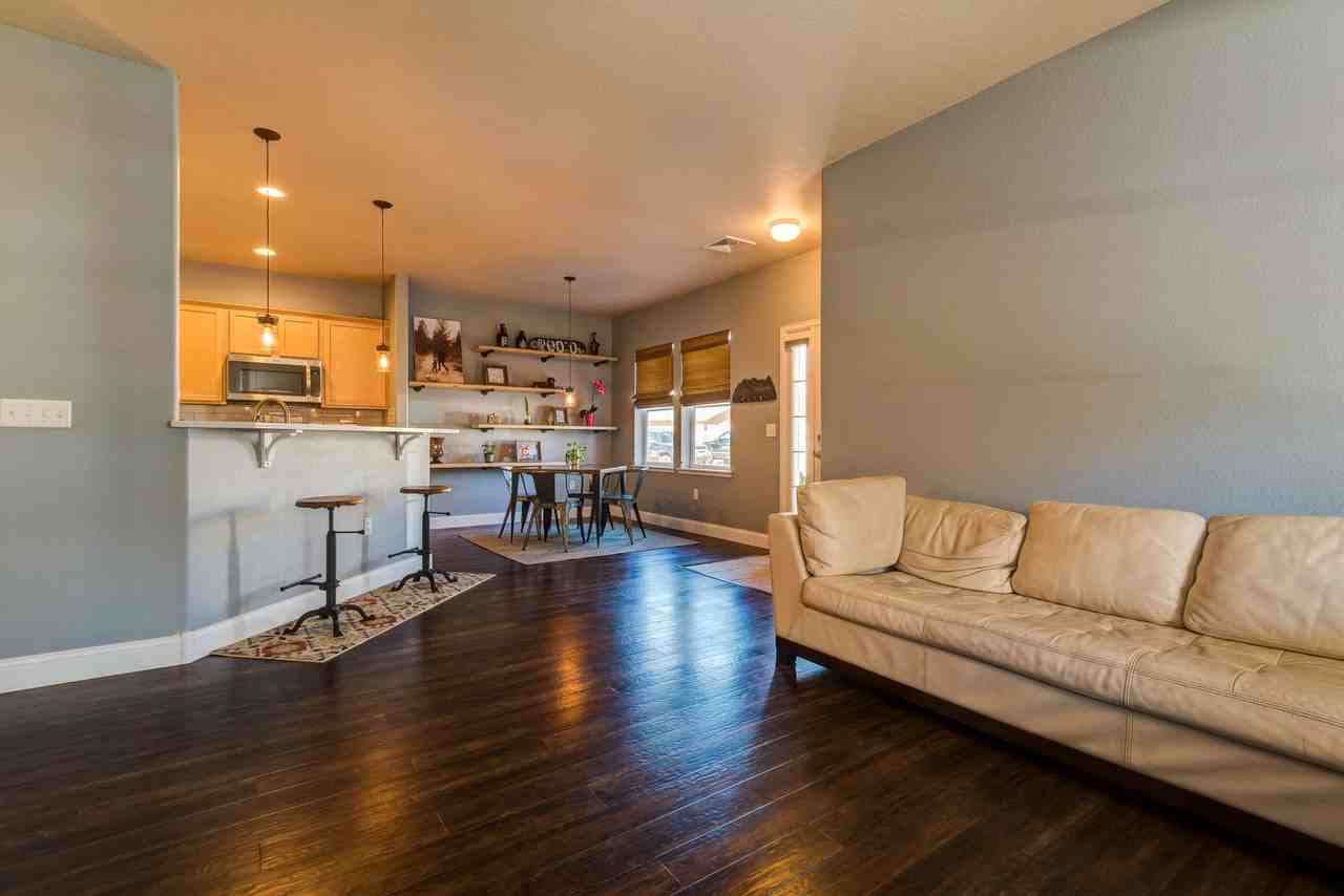 2215 Owens Avenue - Photo 2 of 10