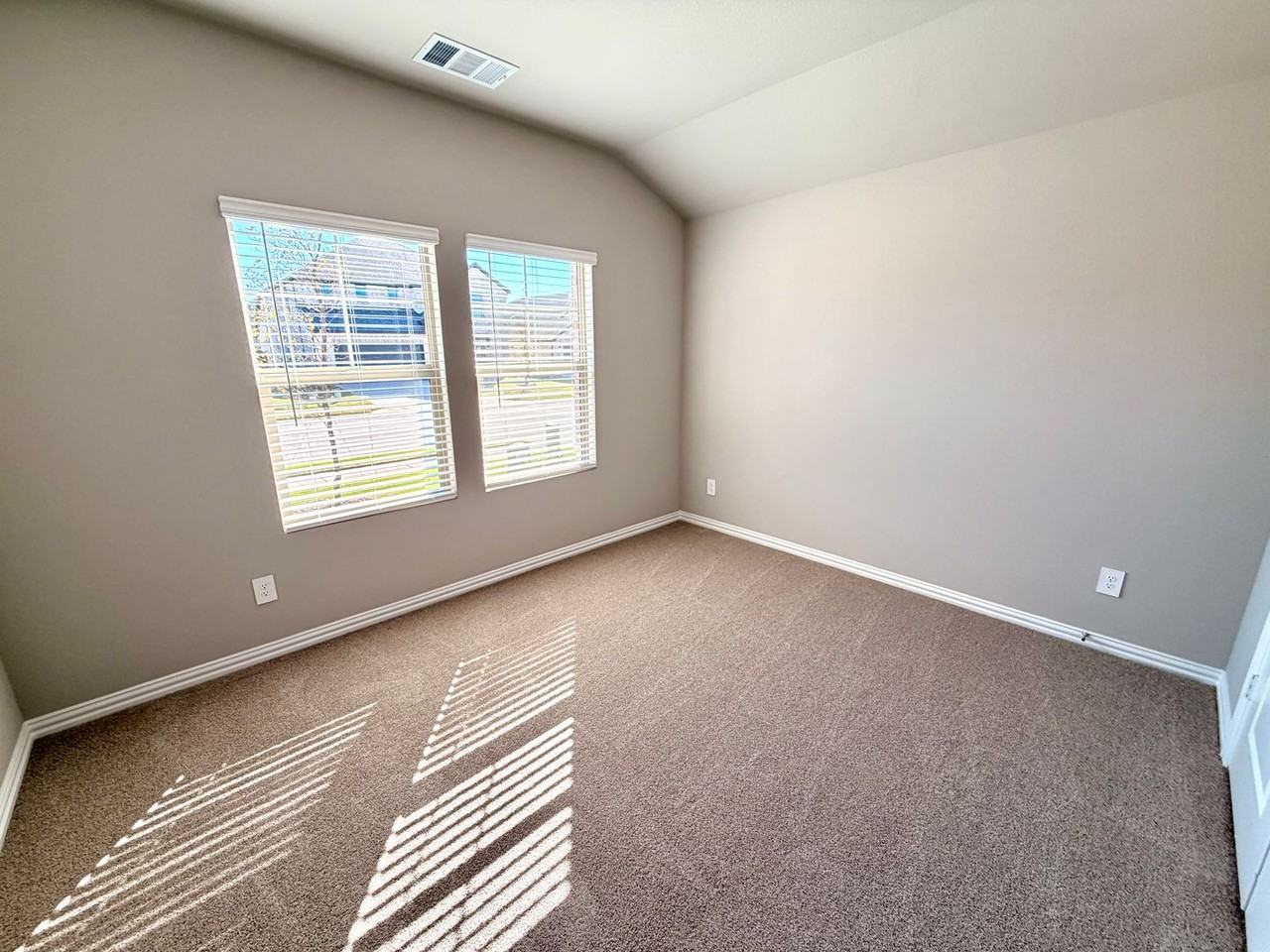 600 Tikal Drive - Photo 6 of 25