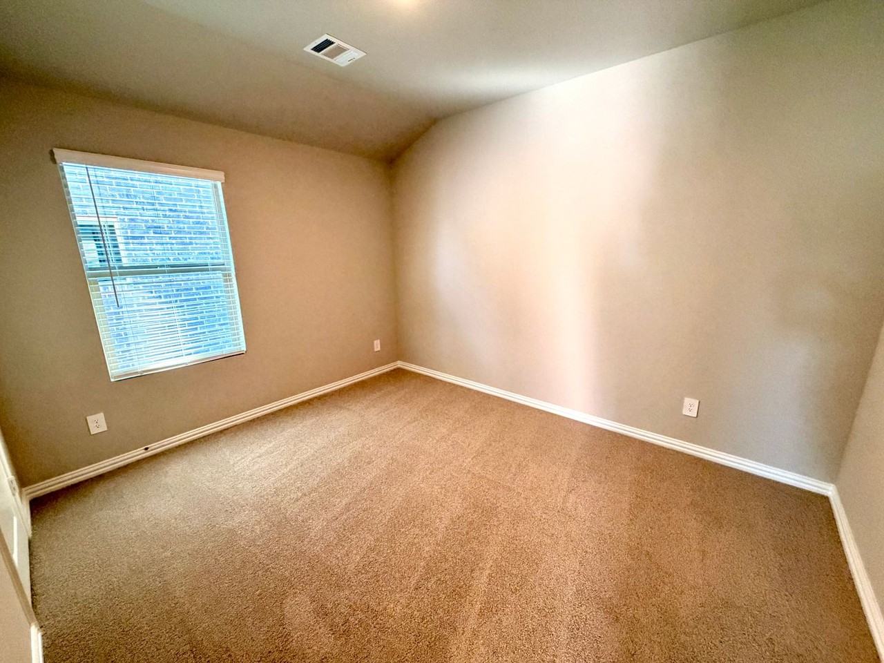 600 Tikal Drive - Photo 7 of 25