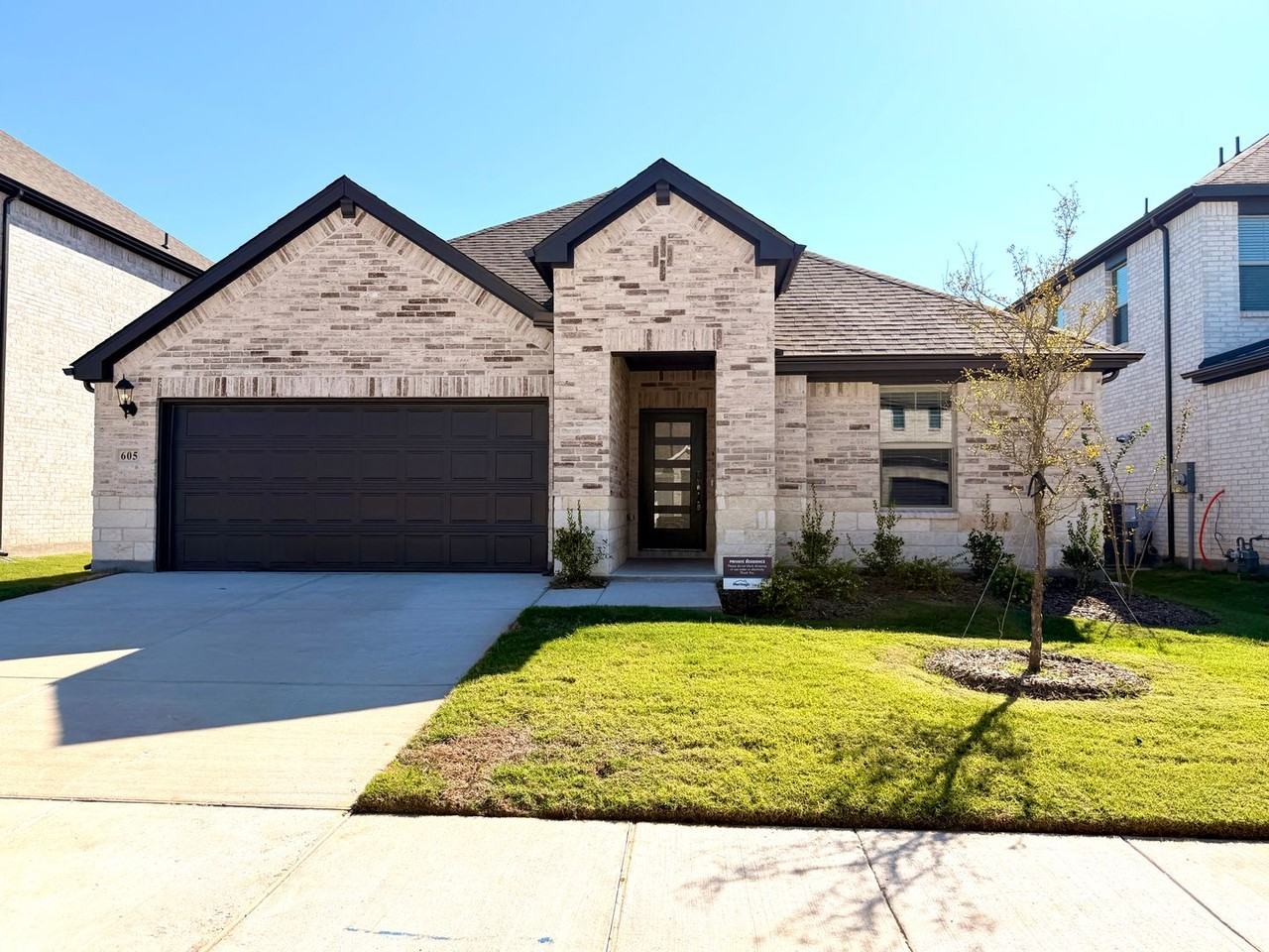 605 Tikal Drive - Photo 2 of 18