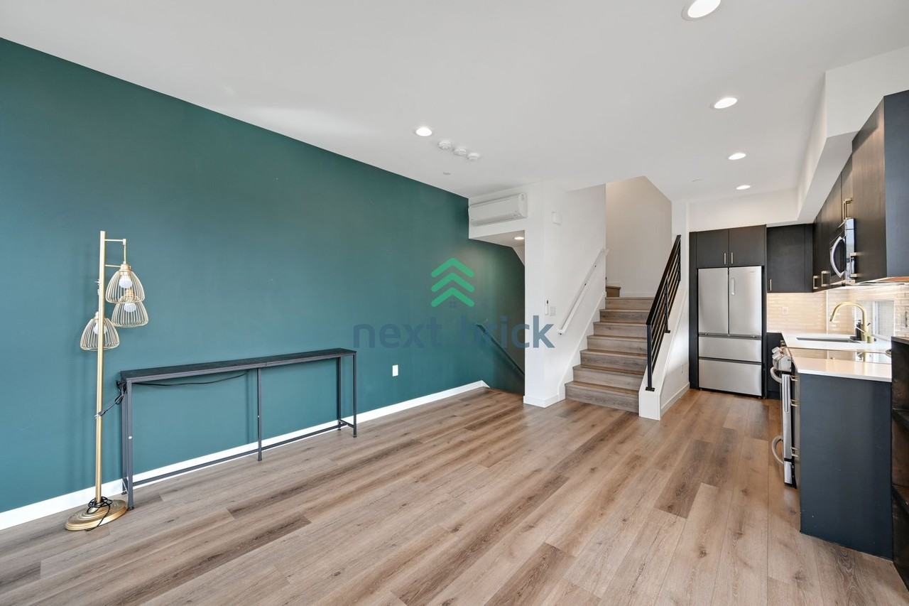 928 Northwest 56th Street #C - Photo 6 of 17