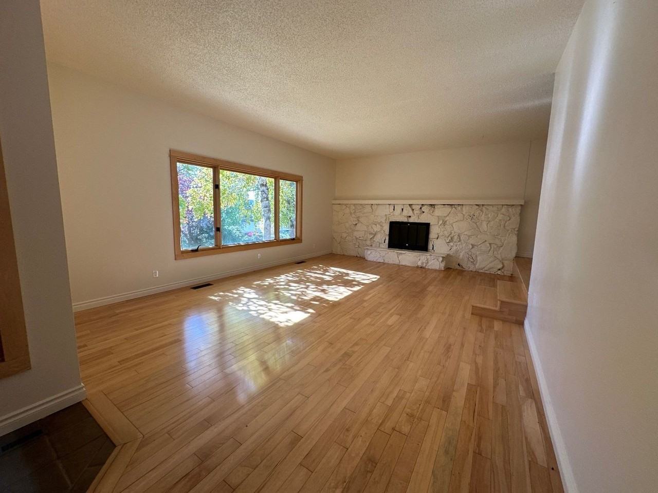 1985 Benson Ave - Photo 6 of 22