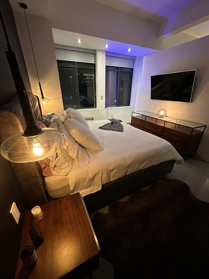 1180 Washington St - Photo 4 of 50