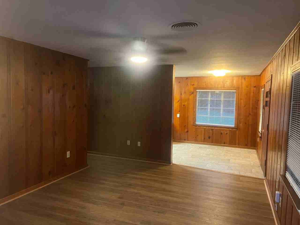 1929 Johnston Ave - Photo 2 of 13