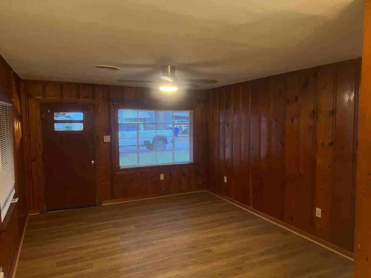 1929 Johnston Ave - Photo 3 of 13