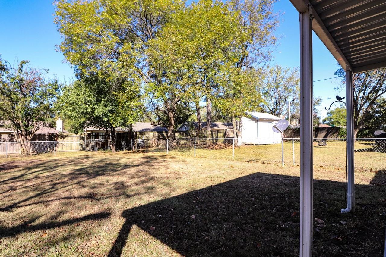1944 S Hickory Pl - Photo 5 of 31