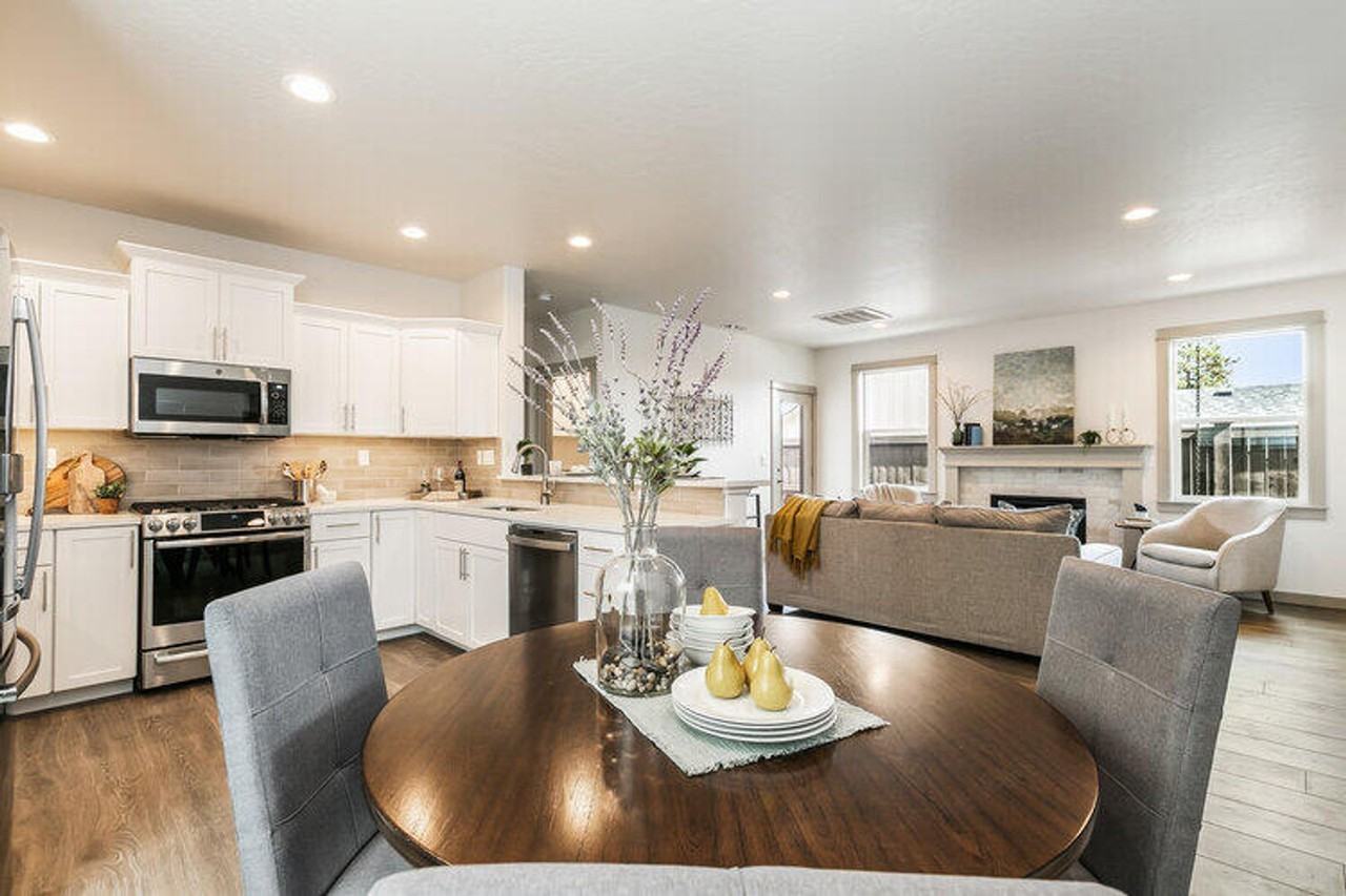 16494 Carter Court - Photo 4 of 7