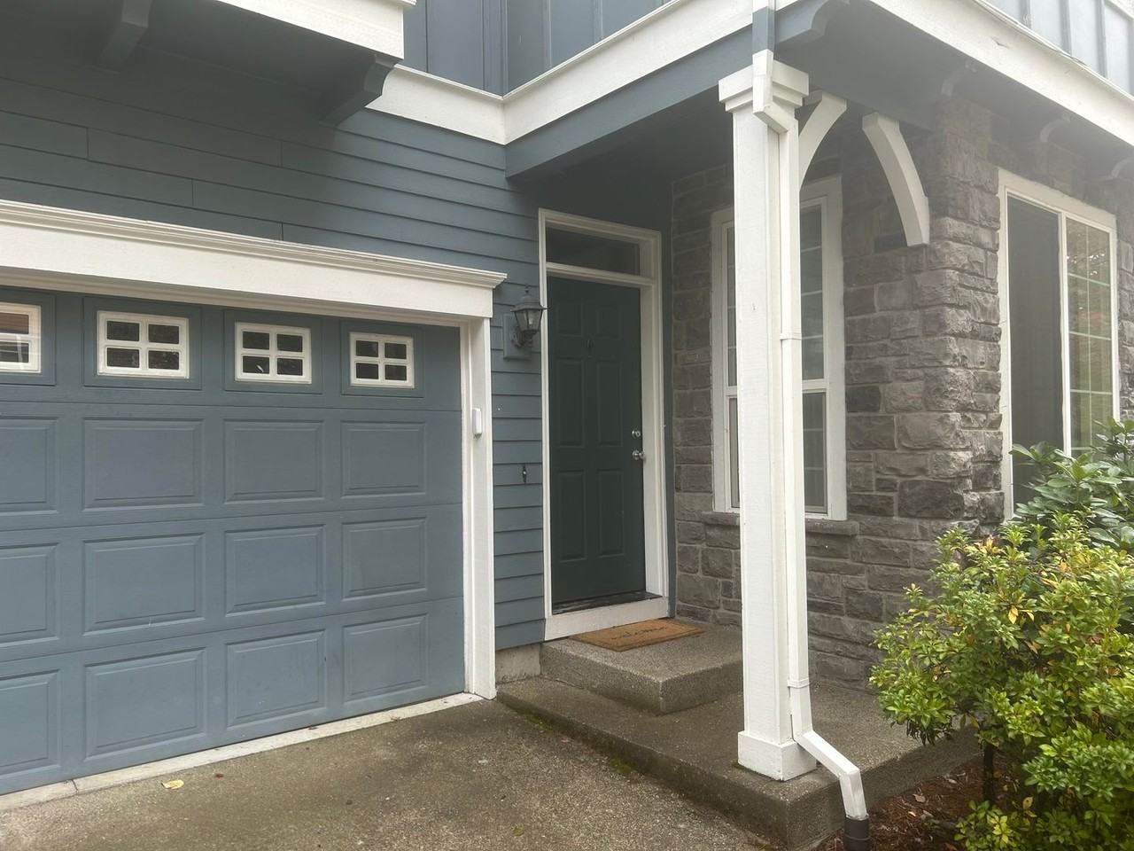 1114 Se Tamora Ave - Photo 2 of 34