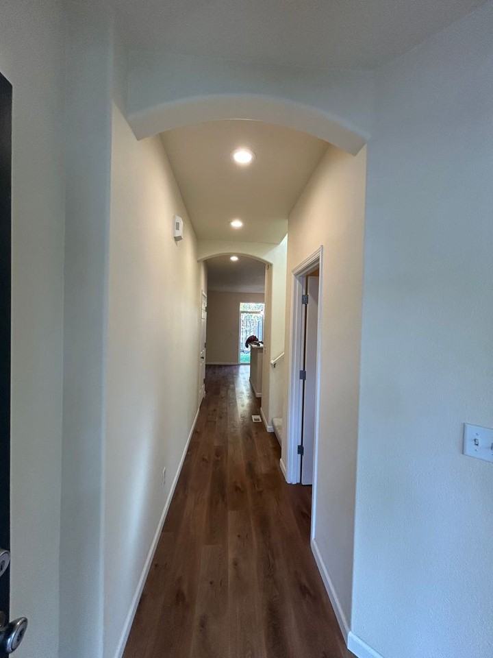 1114 Se Tamora Ave - Photo 3 of 34