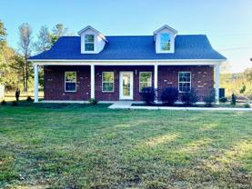 820 Bryant Ln - Photo 1 of 1