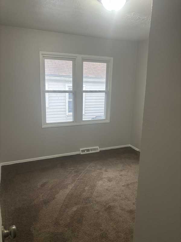 4457 E 154th St - Photo 6 of 11