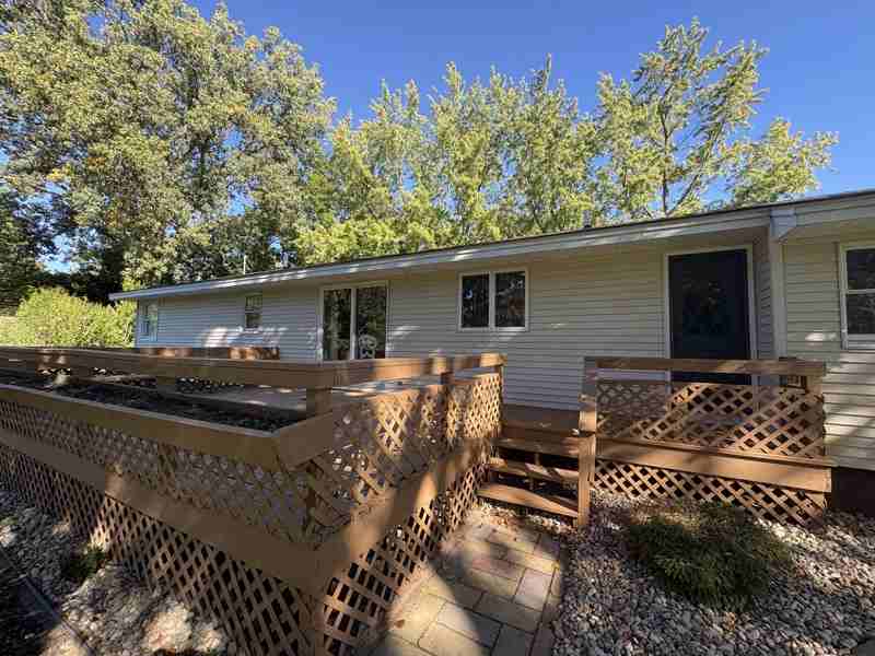 272 Aniline Ave N - Photo 2 of 23