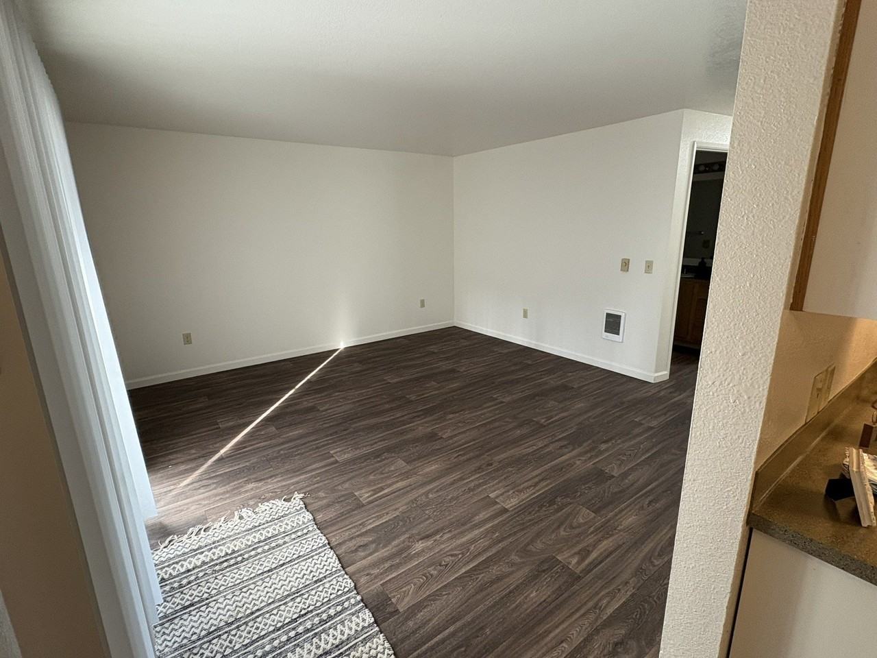 Windsor Manor Apartments - Photo 5 of 22