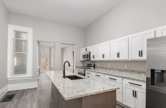 470 Dayton Street - Photo 4 of 9