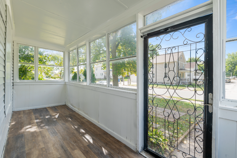 1312 3rd St - Photo 2 of 19