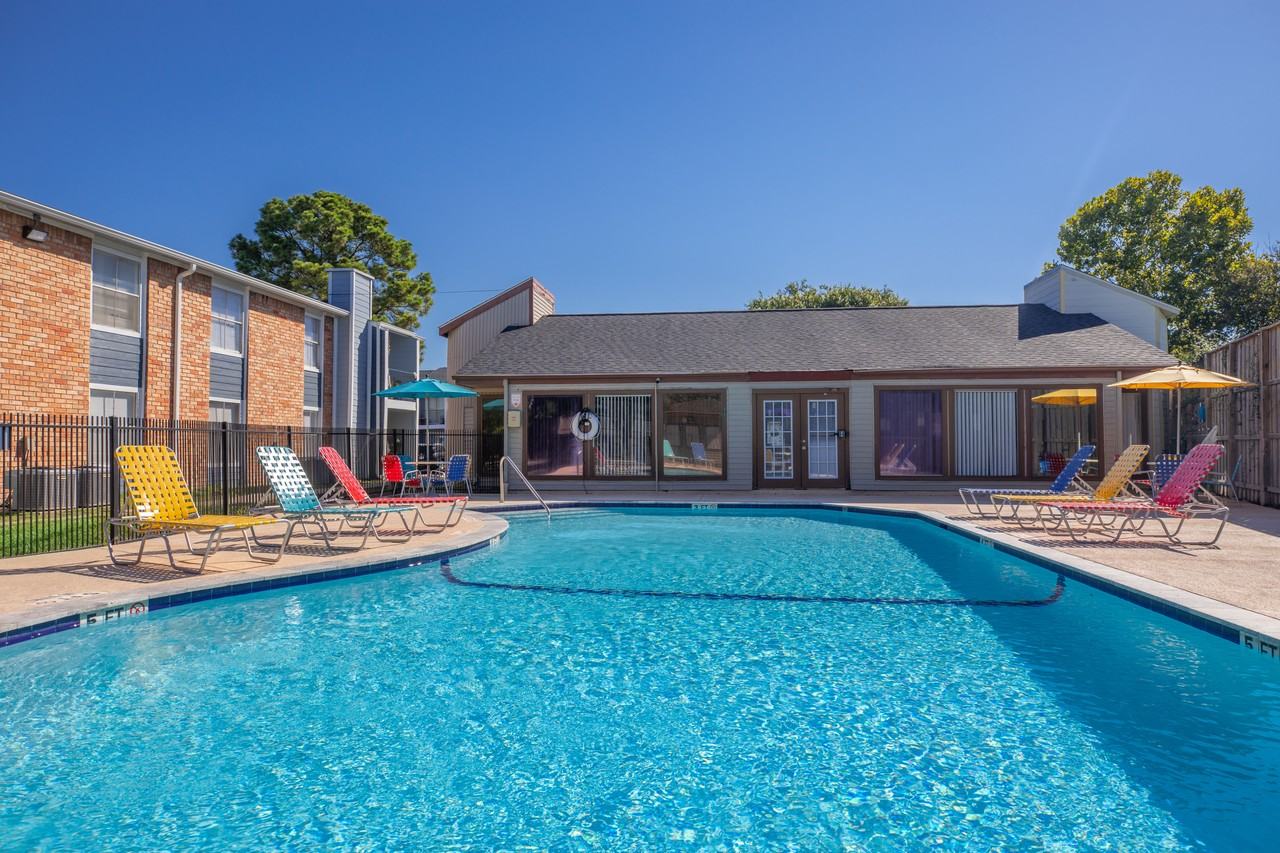 201 Plaza Verde Dr - Photo 3 of 11