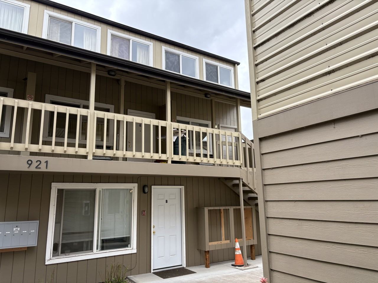 921 W 4th Ave #F - Photo 2 of 16