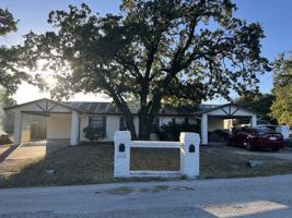 featured image of 2112 Tanglewood St #2112