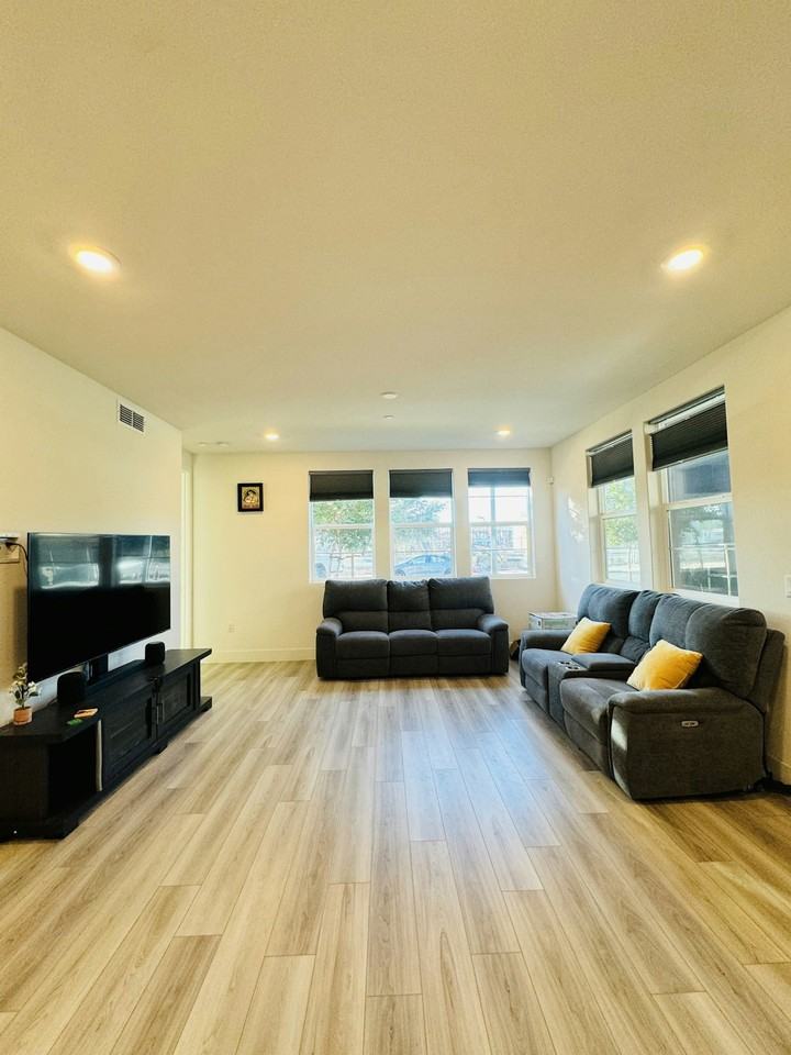 5750 Greige Circle - Photo 3 of 21