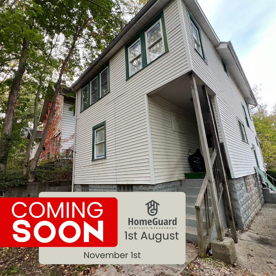 712 Roselle Avenue, Unit B - Photo 2 of 9