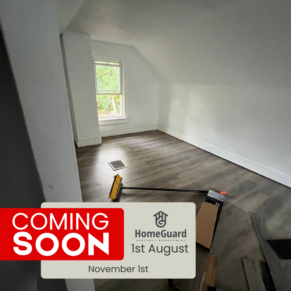 712 Roselle Avenue, Unit B - Photo 3 of 9