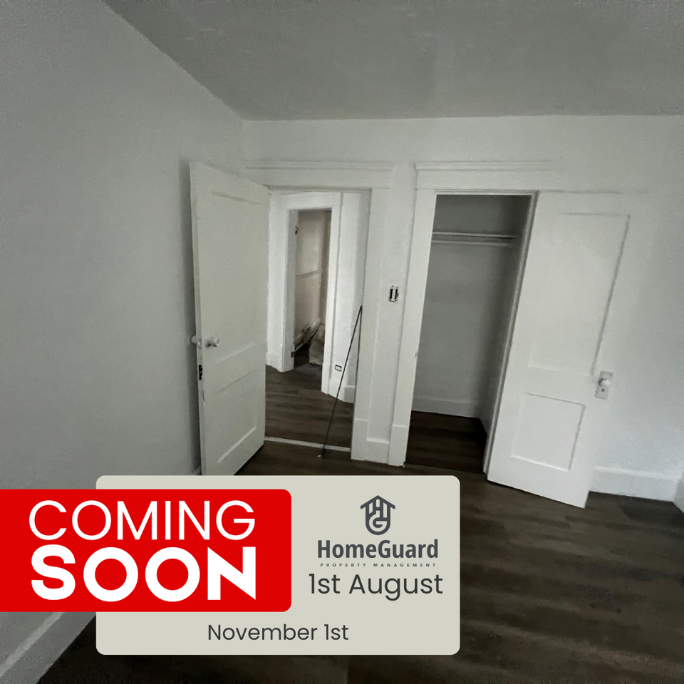 712 Roselle Avenue, Unit B - Photo 7 of 9