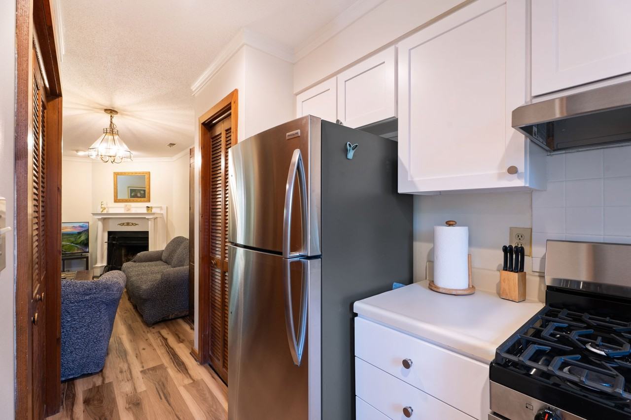 609 Hillsborough St #6 - Photo 7 of 17