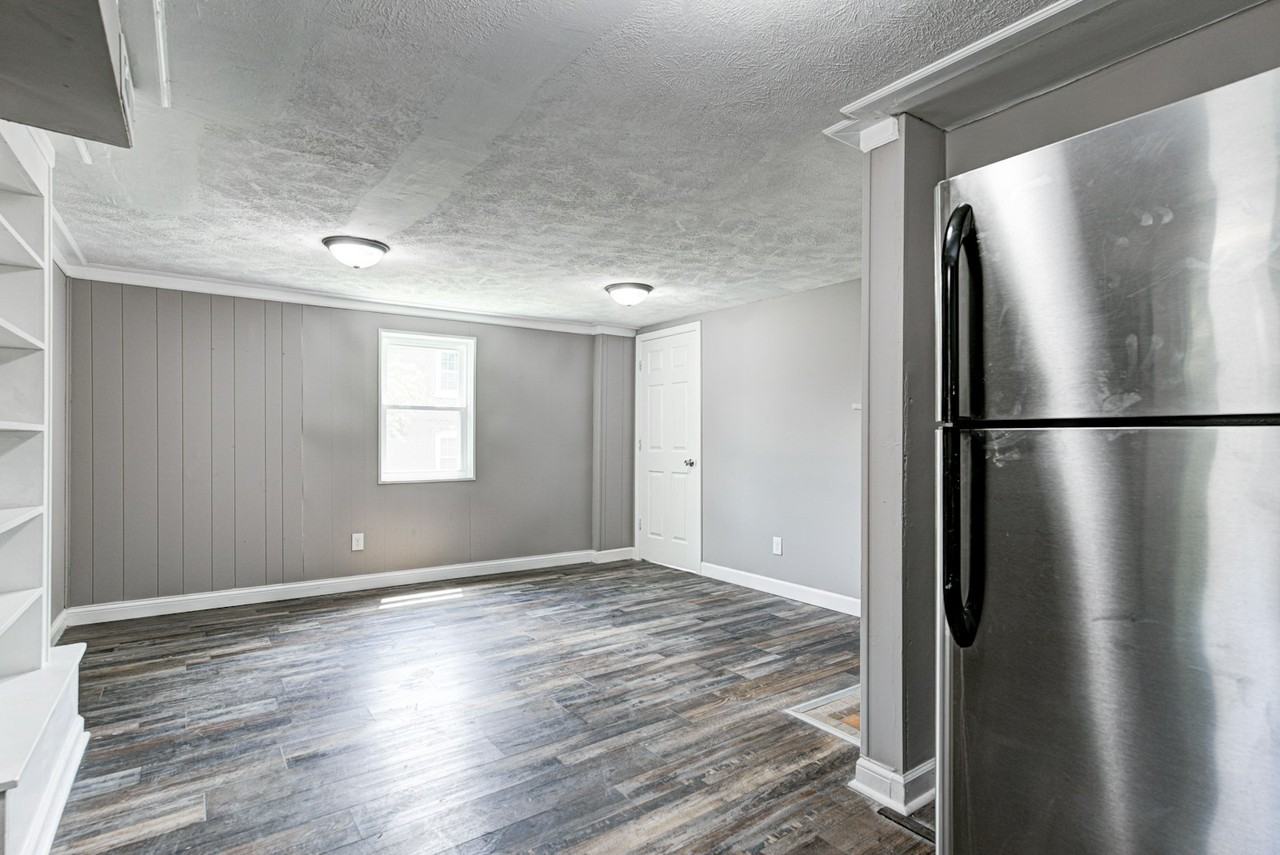 601 Walnut Street, Unit Downstairs - Photo 6 of 21