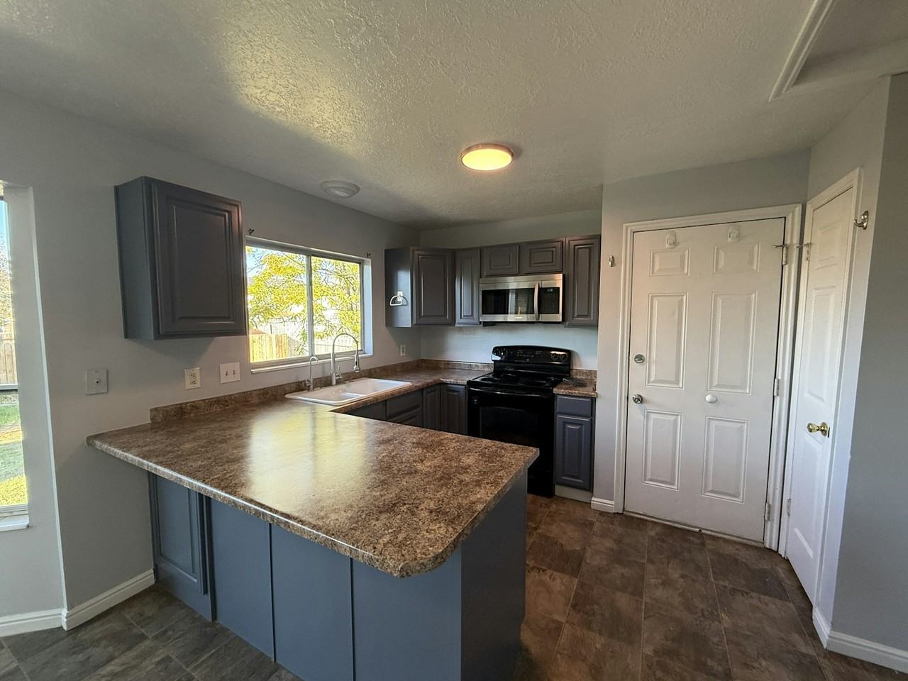 4072 West 3670 South - Photo 6 of 23