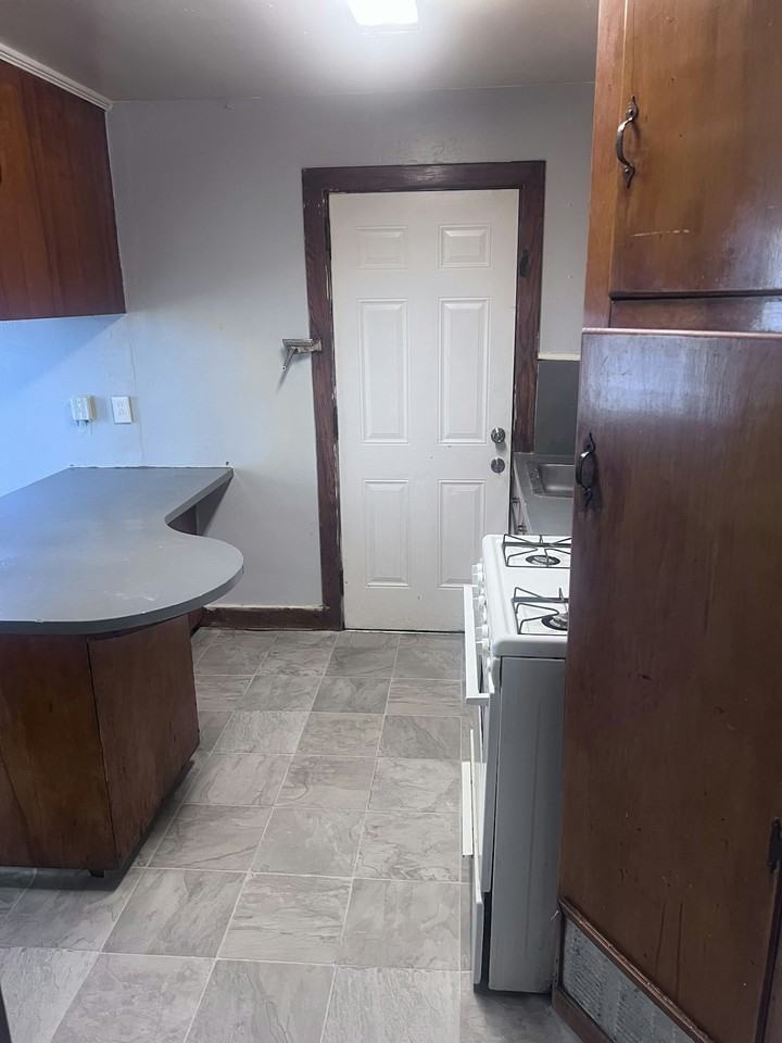 568 Mohawk Street - Photo 3 of 4