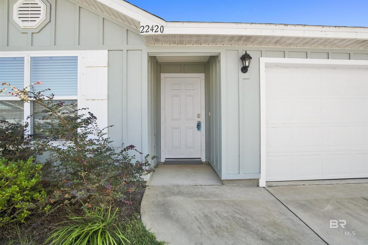 22420 Aleutian Ave - Photo 4 of 27