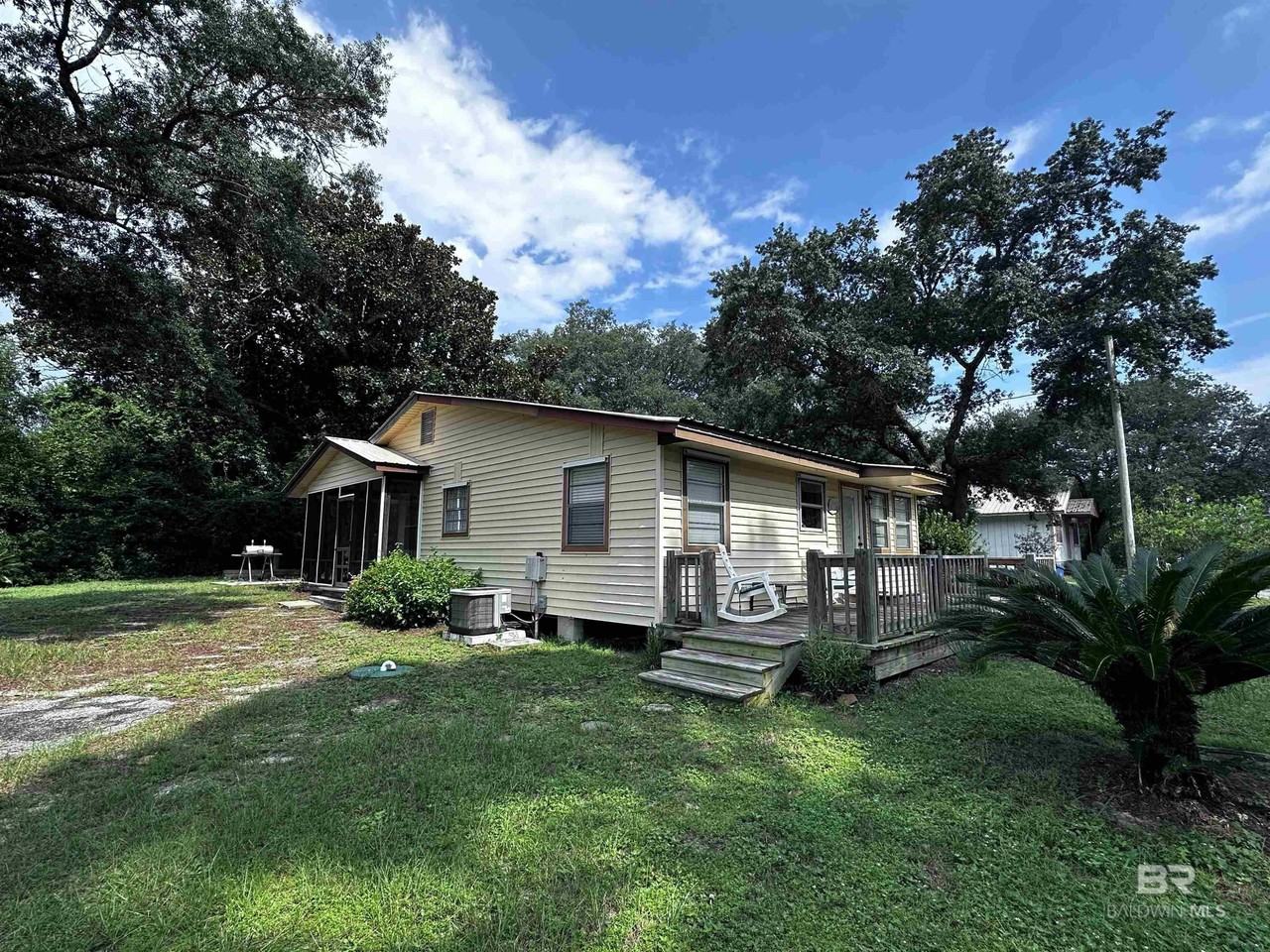 5595 Virginia St - Photo 3 of 17