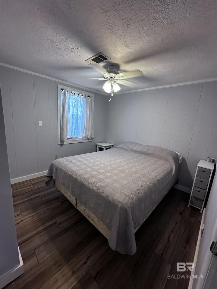 5595 Virginia St - Photo 7 of 17