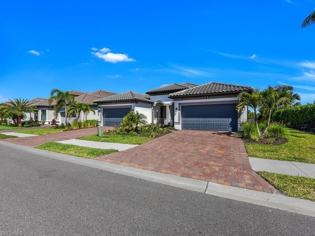 11694 Canal Grande Dr - Photo 2 of 50