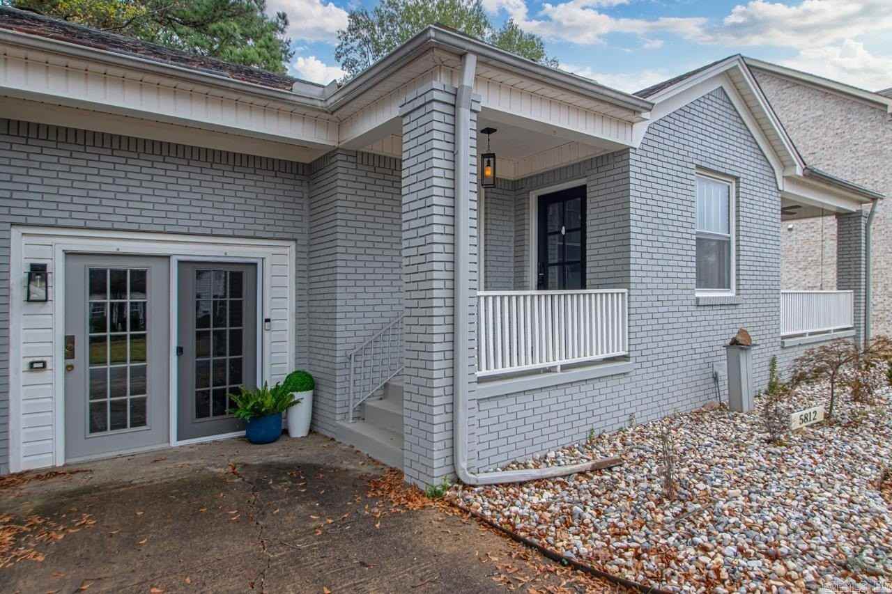 5812 Stonewall Road - Photo 5 of 31