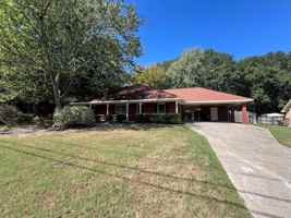 featured image of 292 Lee Road 219