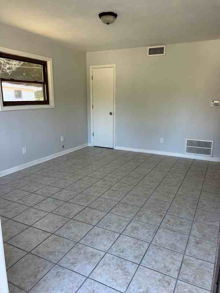 5220 Teresa St - Photo 2 of 21