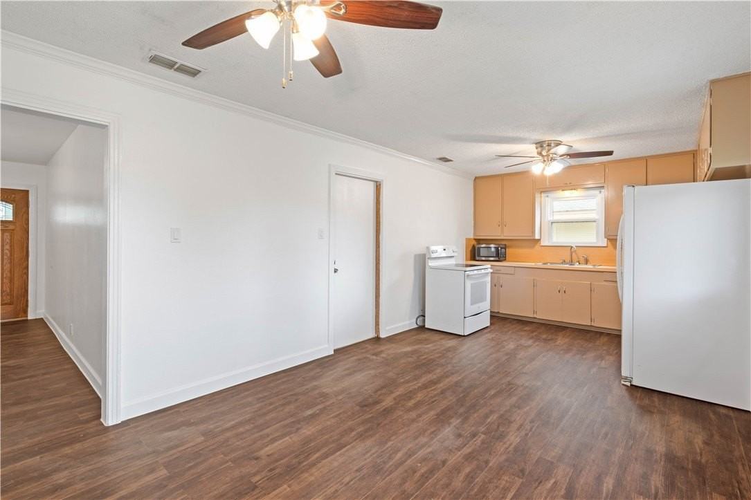 4826 Andover Dr - Photo 6 of 19