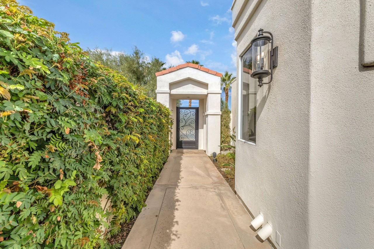 75273 Spyglass Dr - Photo 3 of 50