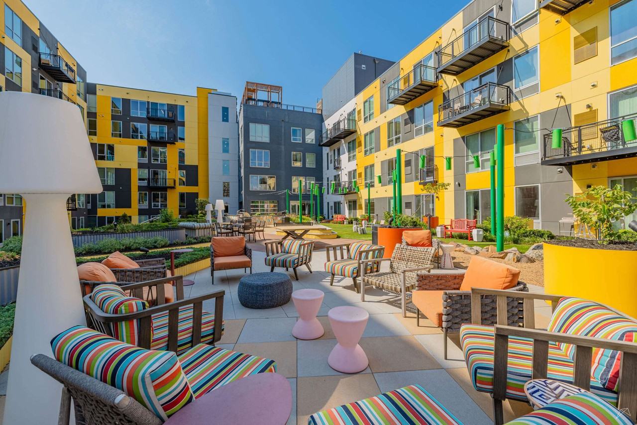 1989 Main - Photo 3 of 27