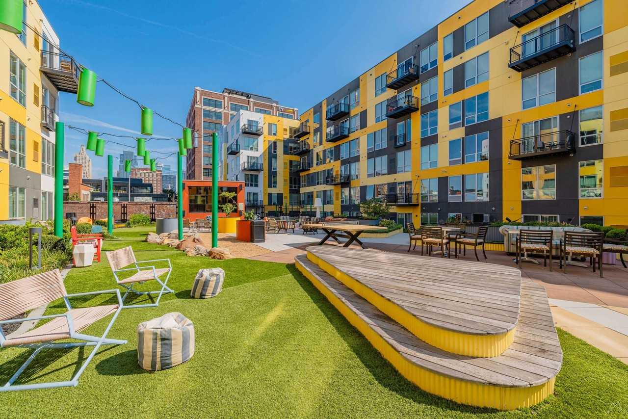 1989 Main - Photo 4 of 27