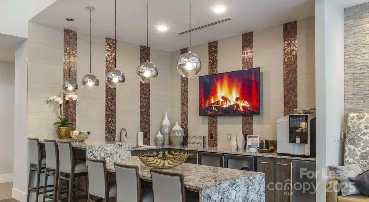 6805 Walnut Branch Ln Apt 222 #222 - Photo 4 of 22