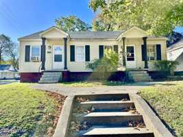 featured image of 119 S 17th Ave