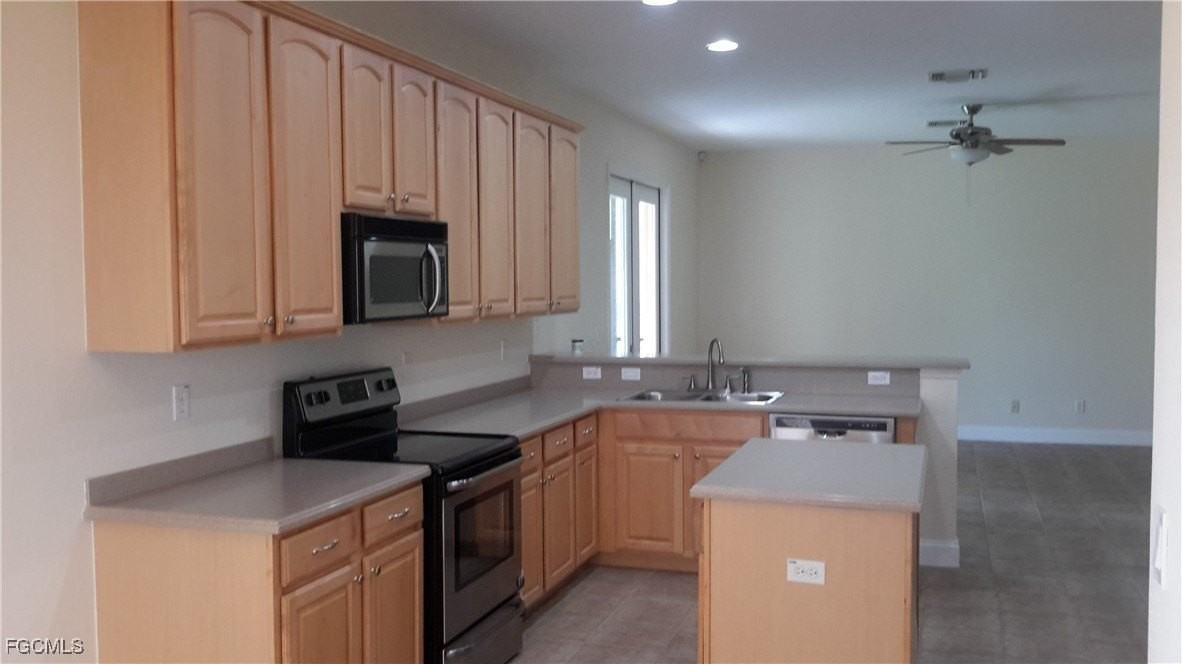 2054 Willow Branch Dr - Photo 2 of 10