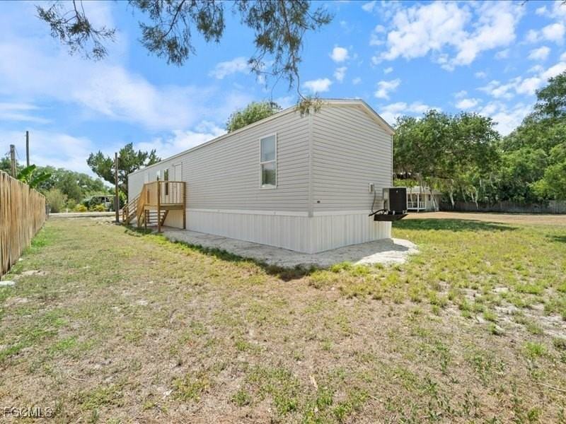 1038 Canopy Ln - Photo 2 of 21