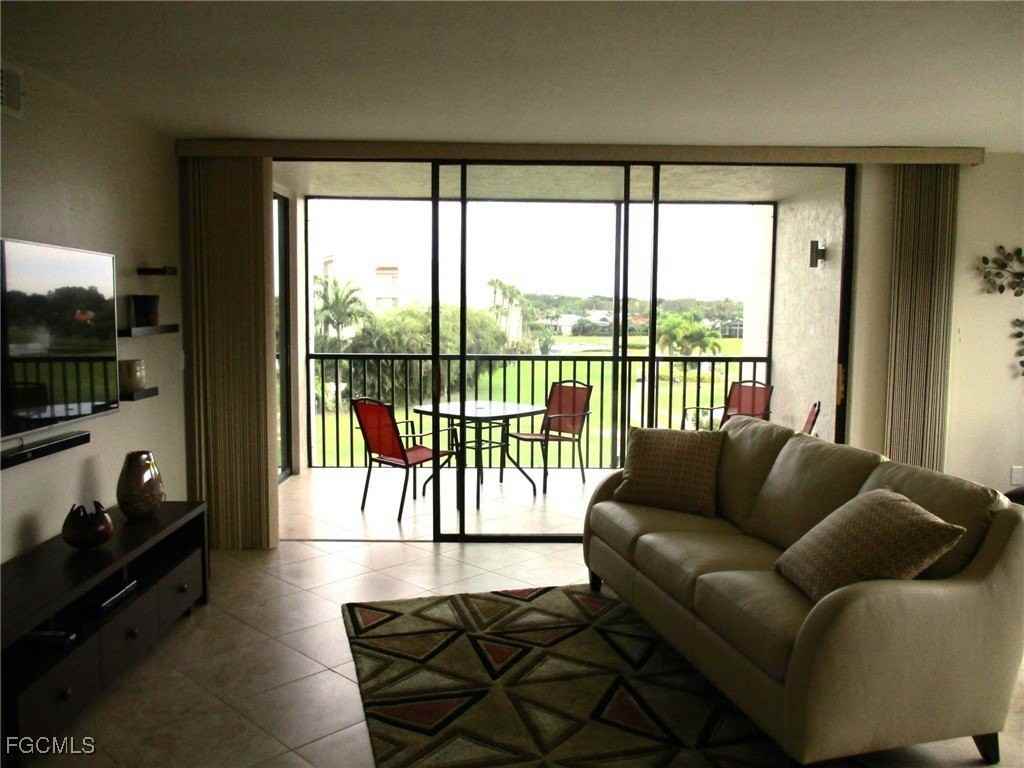 4160 Steamboat Bnd E Apt 403 #403 - Photo 3 of 26