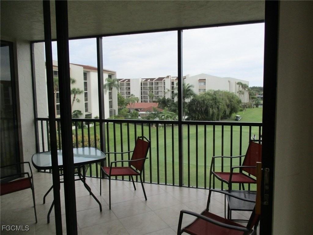 4160 Steamboat Bnd E Apt 403 #403 - Photo 4 of 26