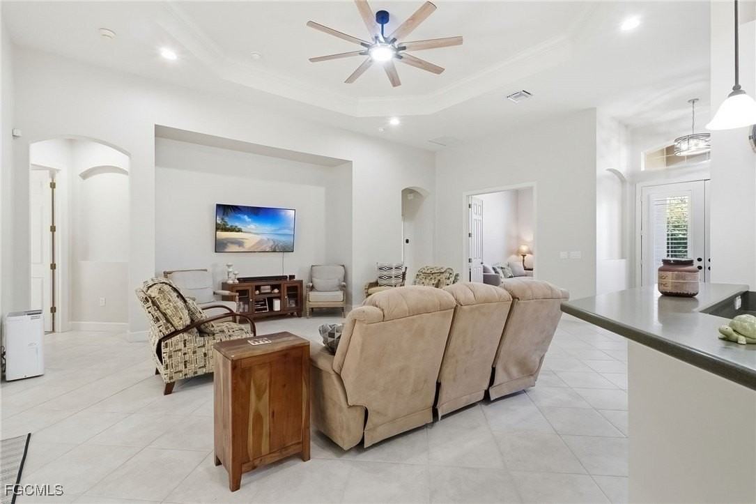 11225 Lithgow Ln - Photo 5 of 45